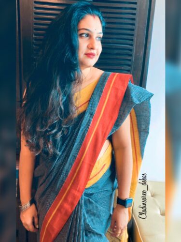 Yellow/Red--Black Patteda Anchu Saree photo review