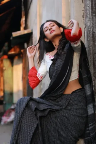 Black White Patteda Anchu Saree